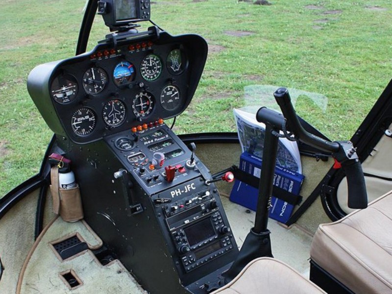 代购美国二手直升机罗宾逊R44系列